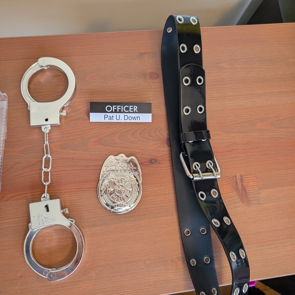 Sexy Police Costume Bundle With Accessories - Picture 6 of 7